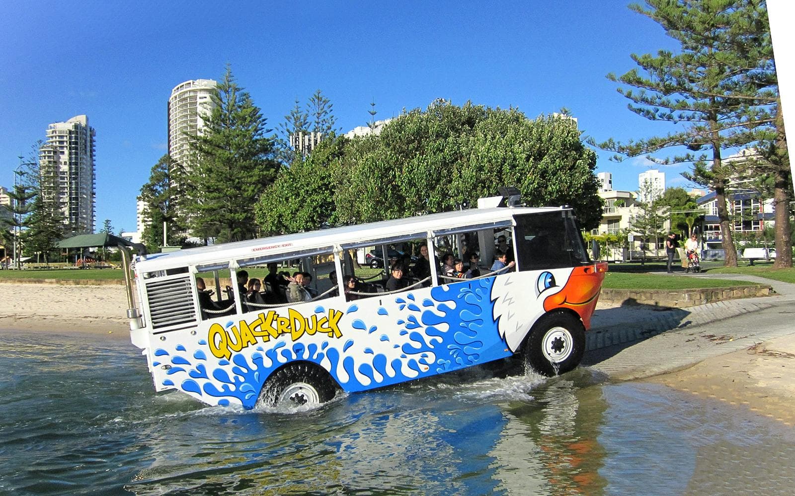 Quack'rDuck Gold Coast Tour langs stad en rivier