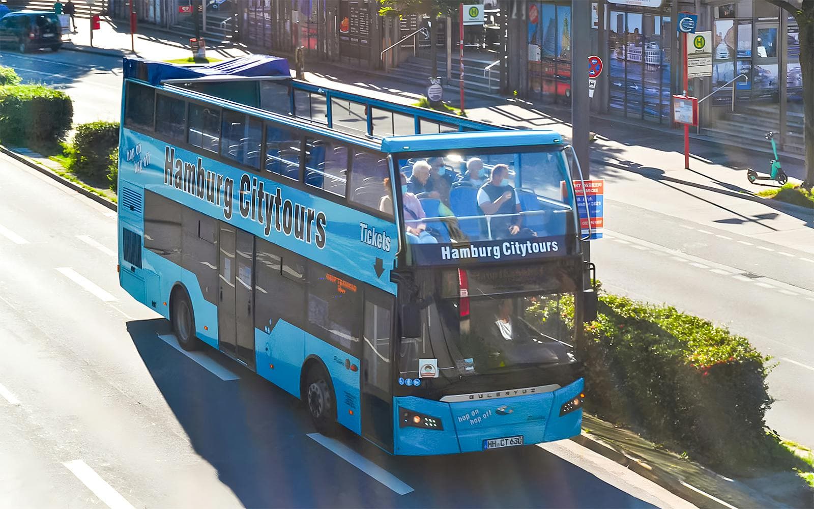 Hamburg City Tours: Hop-on Hop-off Stadtrundfahrt durch Hamburg mit Hafenrundfahrt