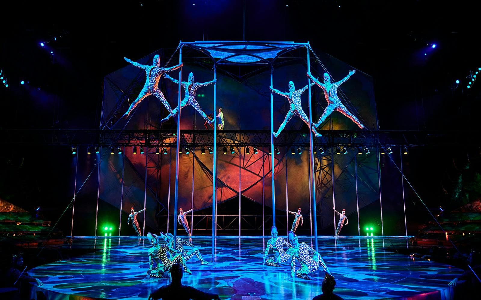 Mystère par le Cirque du Soleil à Las Vegas - image 3