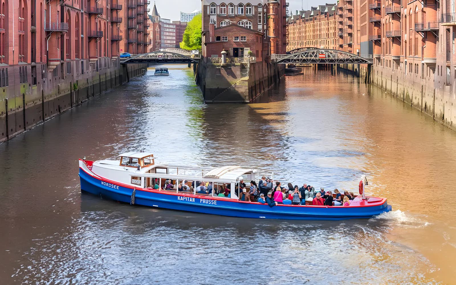 Hamburg Harbor 2-Hour Cruise Sightseeing Cruise with Speicherstadt and HafenCity