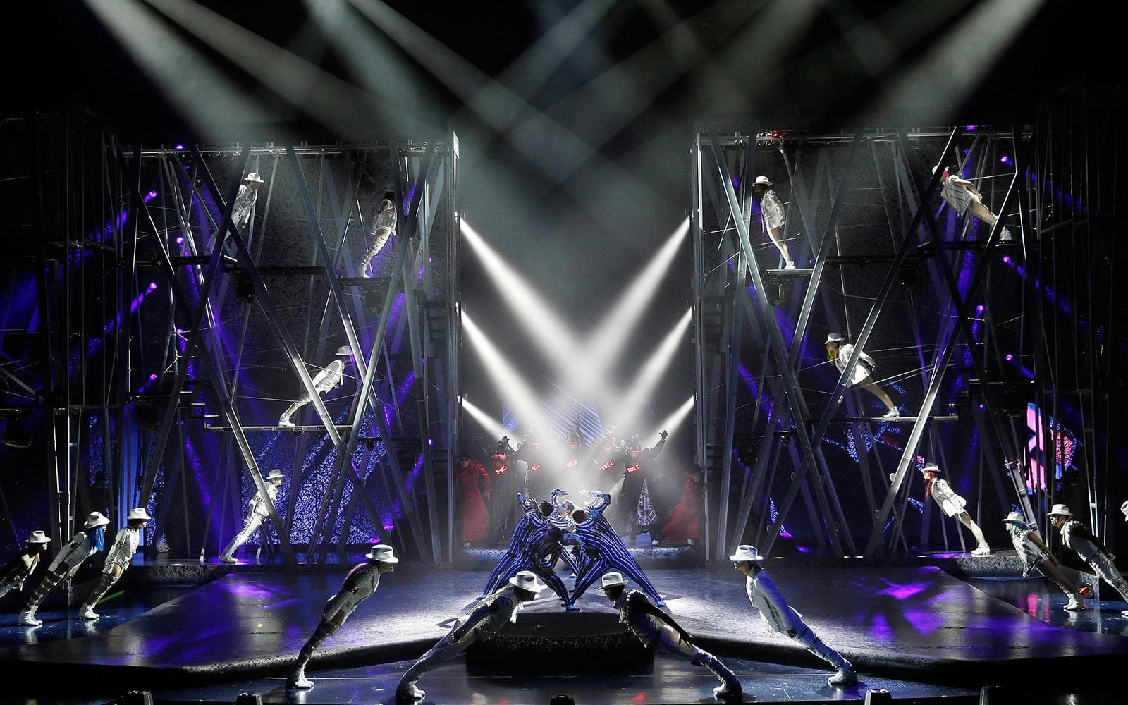 Cirque du Soleil Michael Jackson ONE: Las Vegas - image 4
