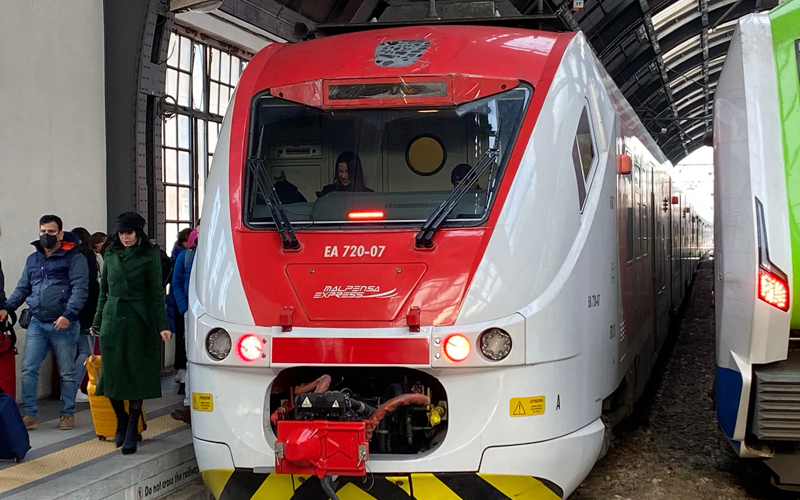 Malpensa Express: One-Way Train Transfers between Malpensa Airport T1/T2 and Central/Cadorna Station - image 2