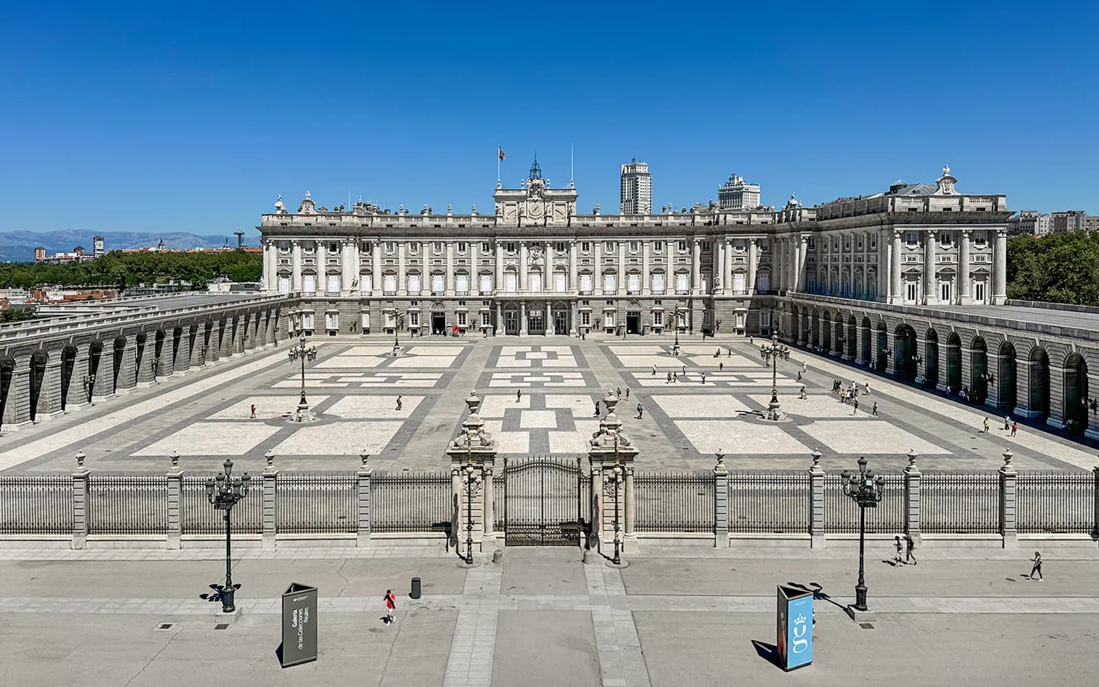 Royal Palace of Madrid Skip-the-Line Tickets - image 9