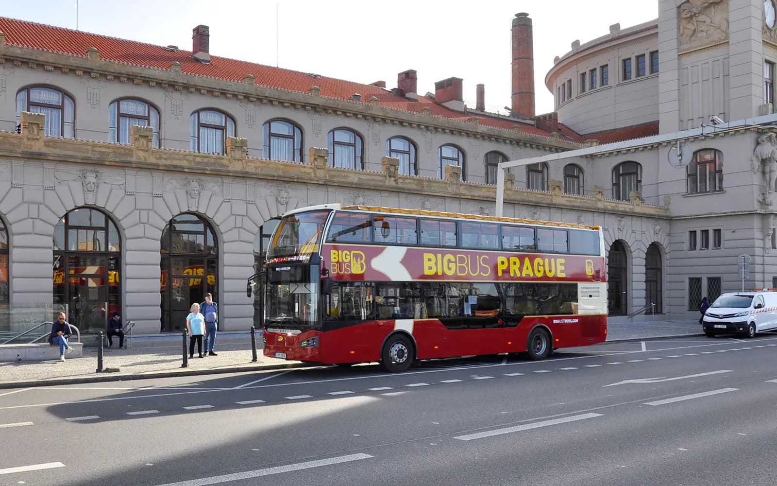 Big Bus: Prag Hop-on Hop-off Bustour mit optionaler Schifffahrt auf der Moldau