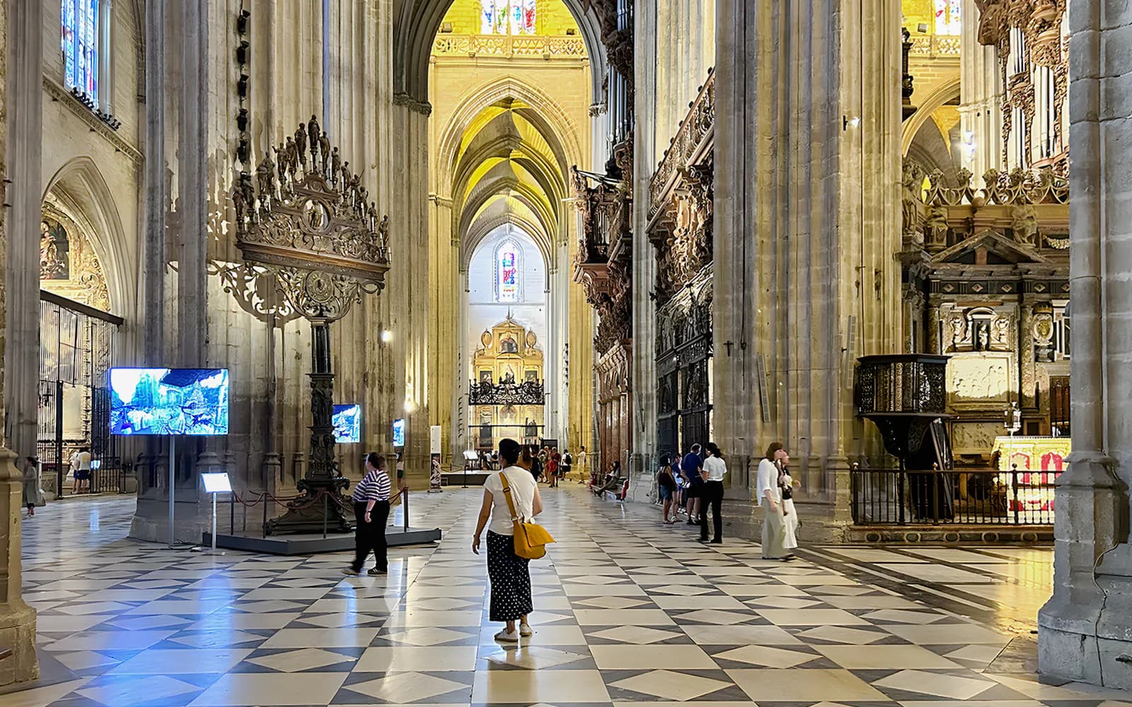 Seville Cathedral & La Giralda Skip-the-Line Guided Tour - image 6