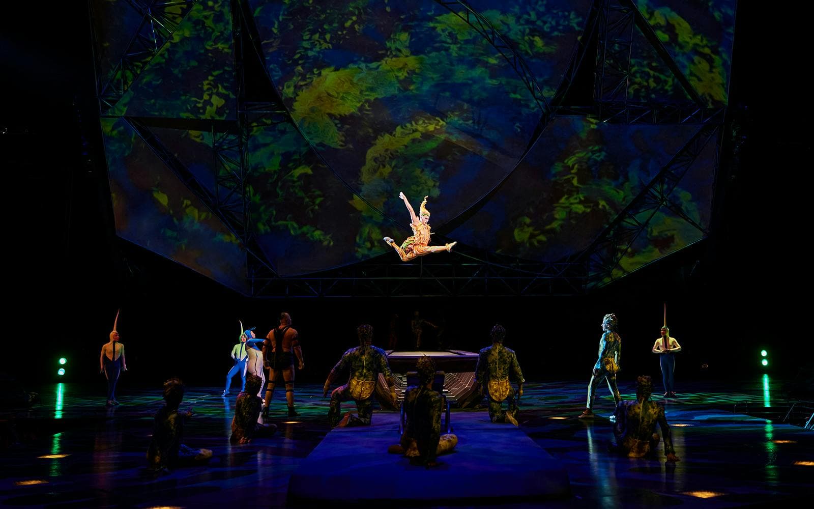 Mystère par le Cirque du Soleil à Las Vegas - image 9