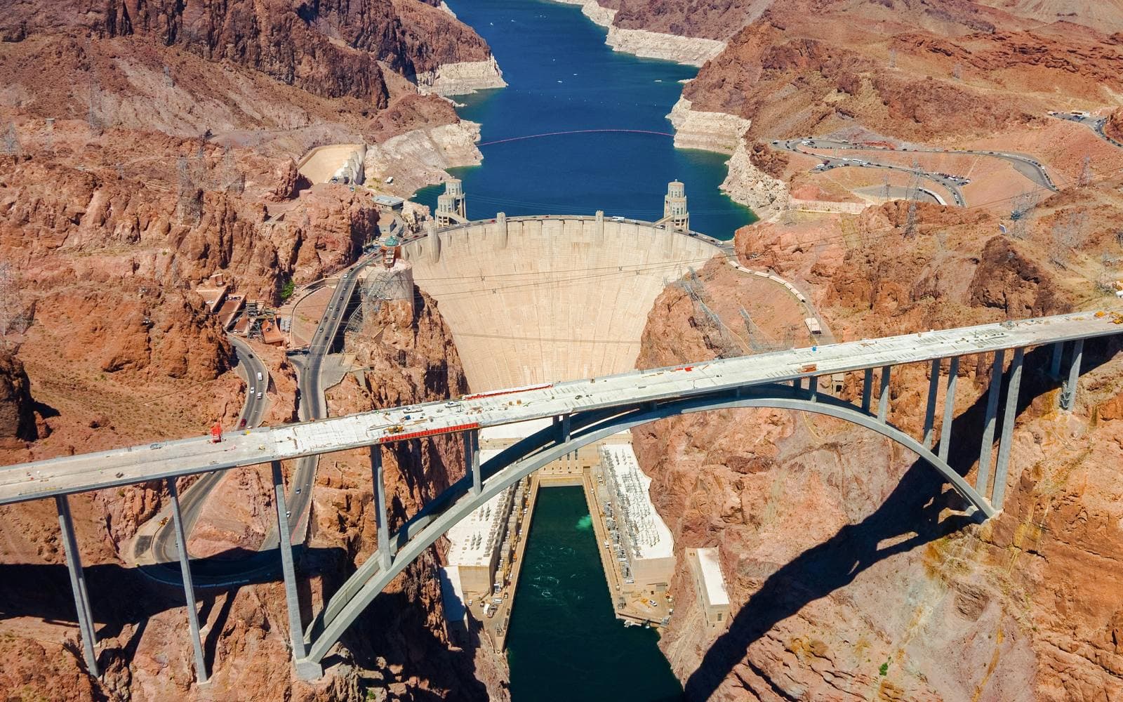 Depuis Las Vegas : Tour en hélicoptère de 70+ minutes au Grand Canyon West Rim avec atterrissage dans le canyon et champagne - image 4