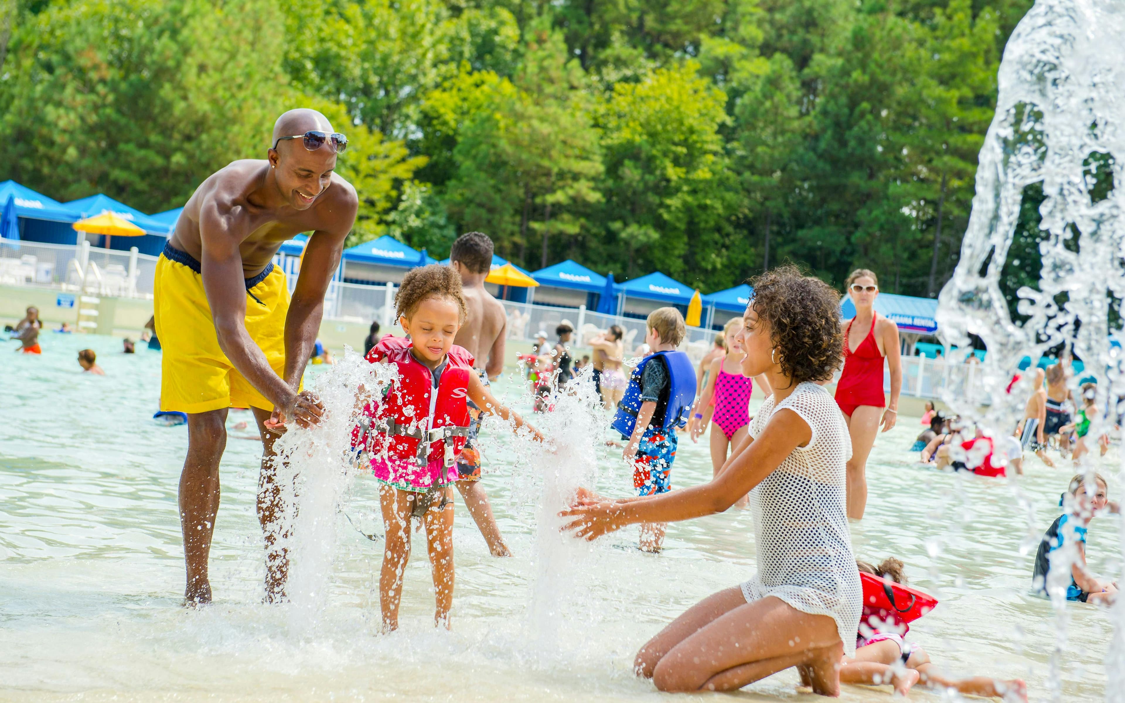 Billets d'une journée pour Hurricane Harbor, dans le New Jersey - image 2
