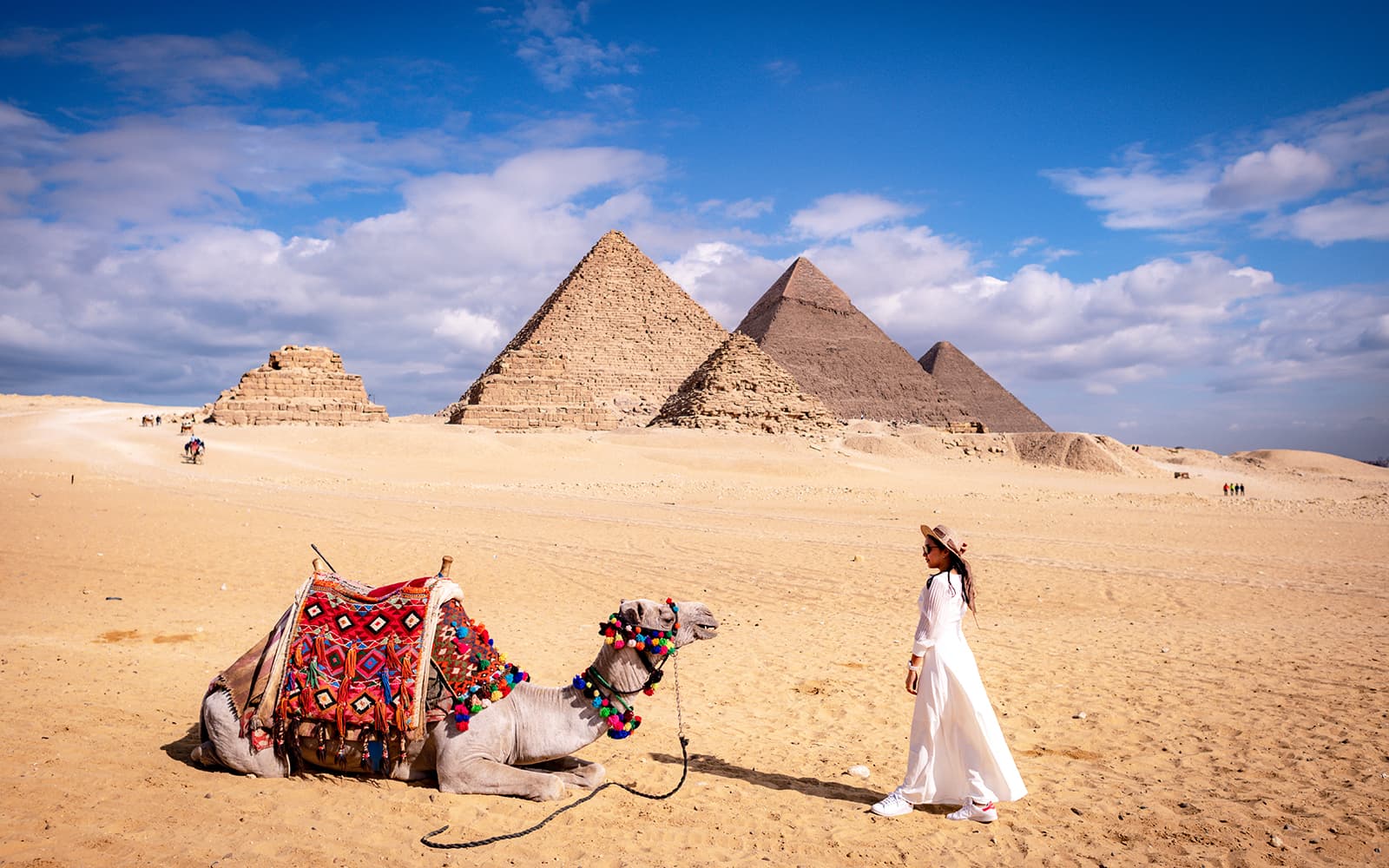 From Cairo: Full-Day Guided Tour of Giza Pyramids, Sphinx, Grand Egyptian Museum & Bazaar with Entry Tickets, Lunch & Hotel Transfers