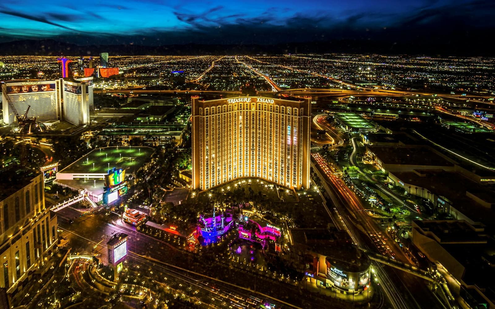 Tour nocturne en hélicoptère de 12 minutes sur les points forts du Strip de Las Vegas - image 6