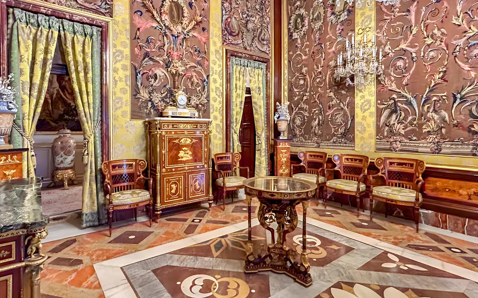 Royal Palace of Madrid Skip-the-Line Guided Tour - image 8