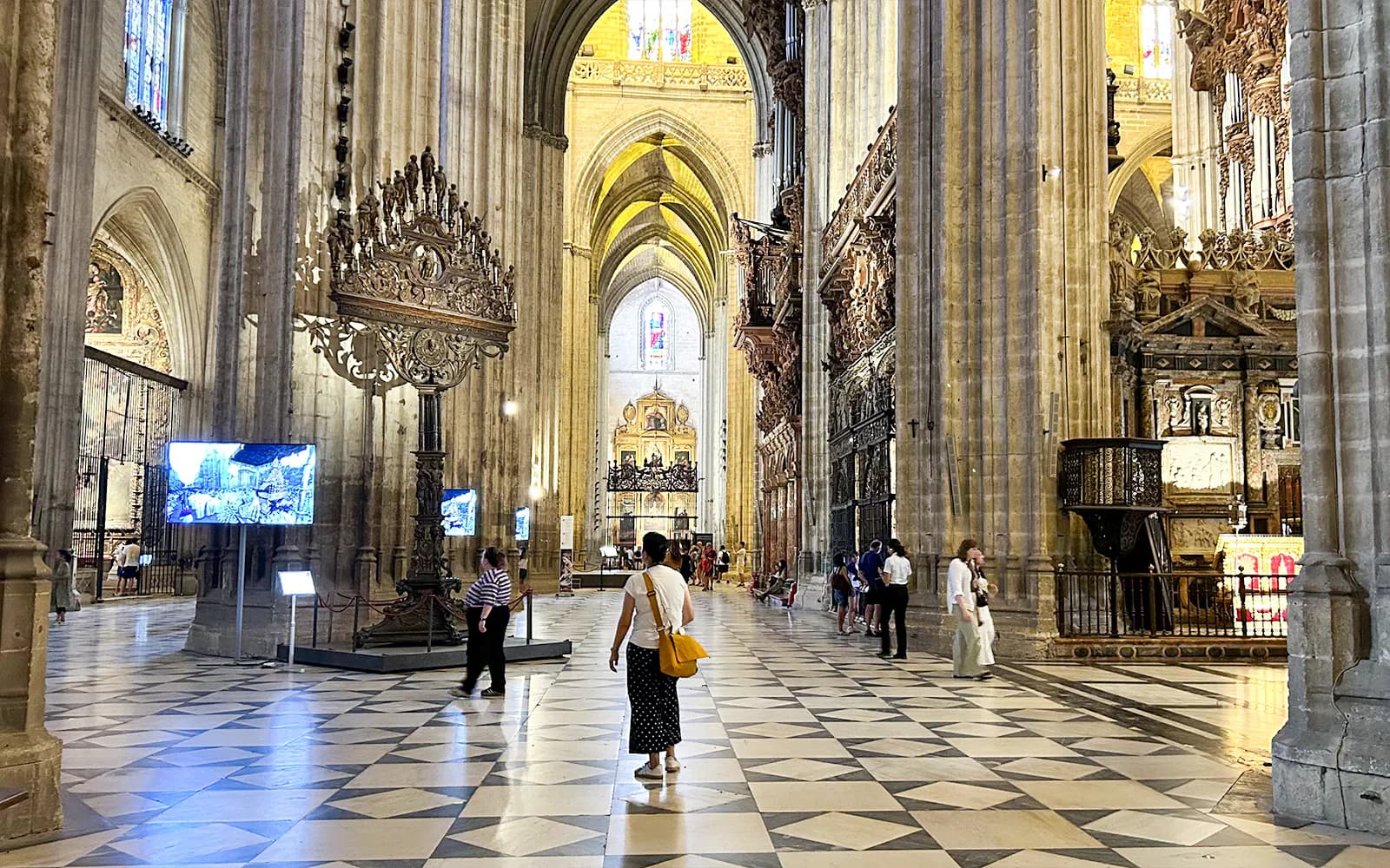 Alcázar of Seville + Seville Cathedral + La Giralda Skip-the-Line Guided Tour - image 6