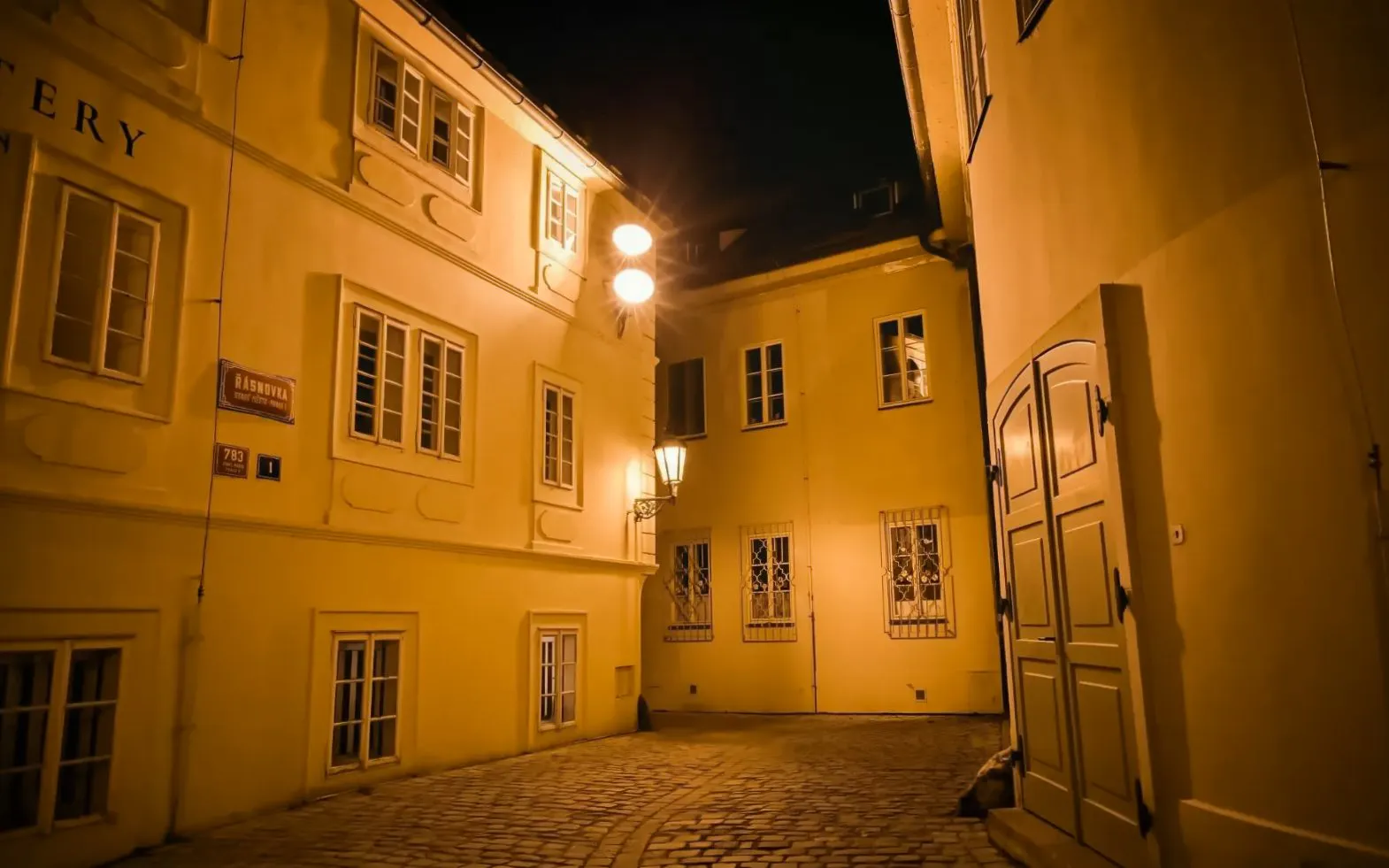 Prague: 1.5-Hour Ghosts and Legends of the Old Town Evening Tour - image 6