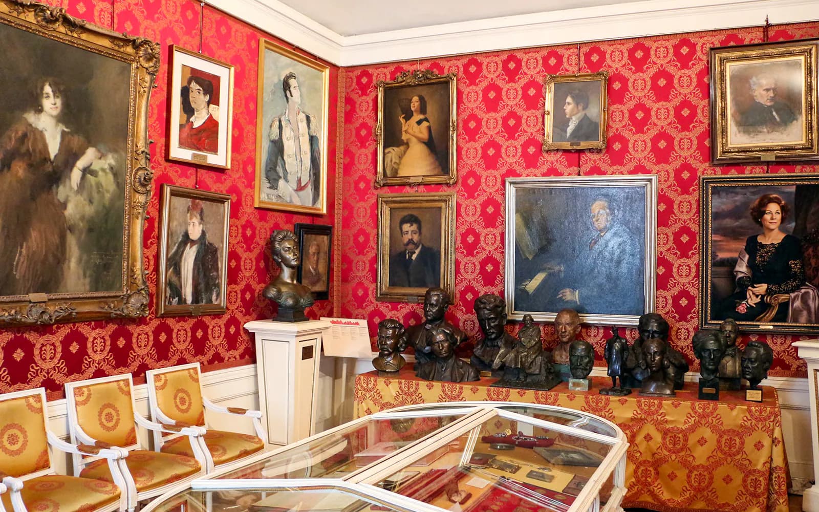 Skip-the-Line Entry & Guided Tour of La Scala Theatre - image 5