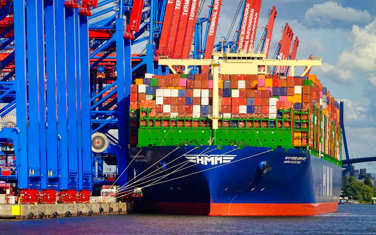 Hamburg Harbor 1-Hour Sightseeing Cruise with Speicherstadt - image 3