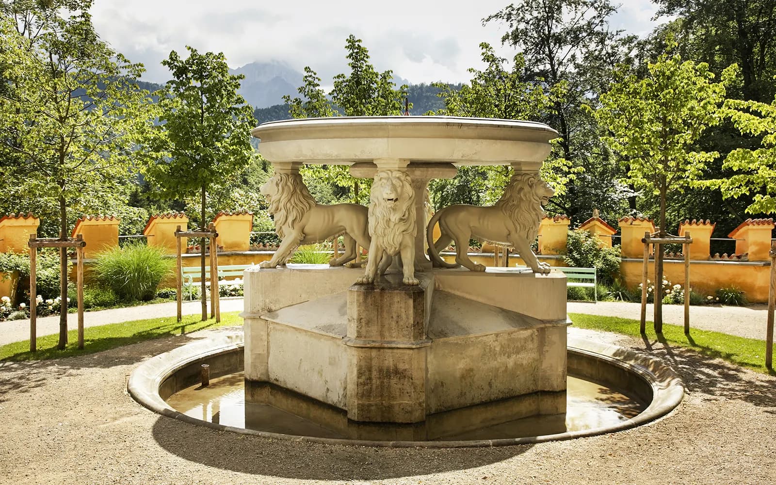 Hohenschwangau Castle Skip-the-Line Tickets with Audio Guide - image 6