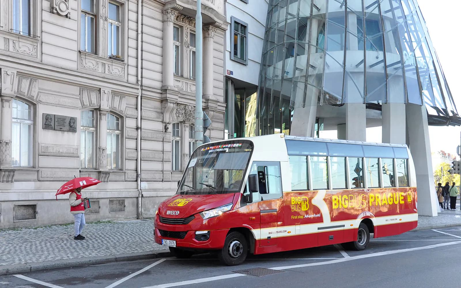 Big Bus: Prag Hop-on Hop-off Bustour mit optionaler Schifffahrt auf der Moldau - image 3