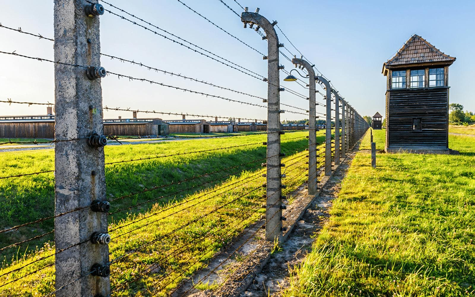 Da Breslavia: Tour guidato Auschwitz Birkenau con trasferimenti - image 2