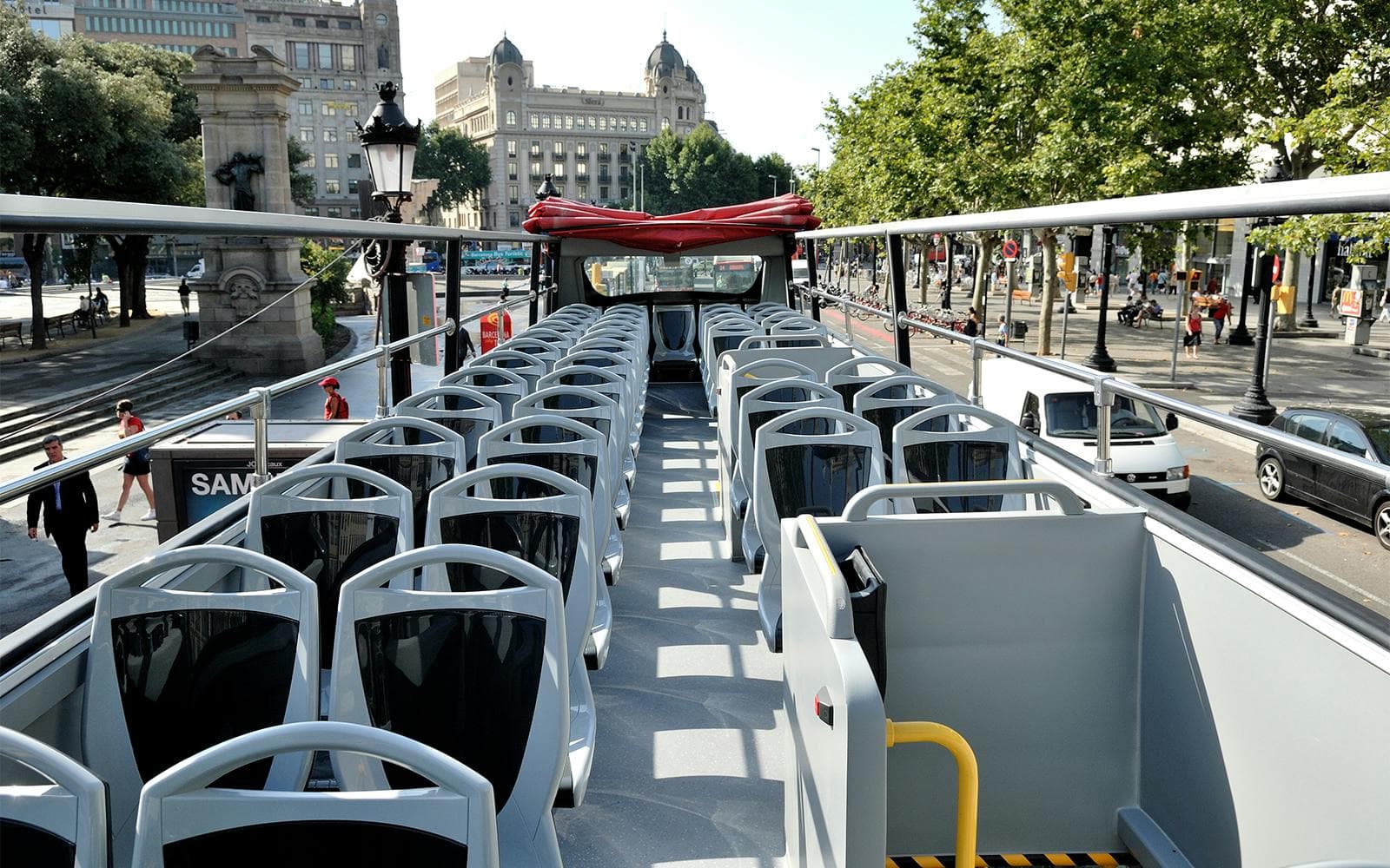 Barcelona City Tour: Hop-on Hop-off Bustour - image 3