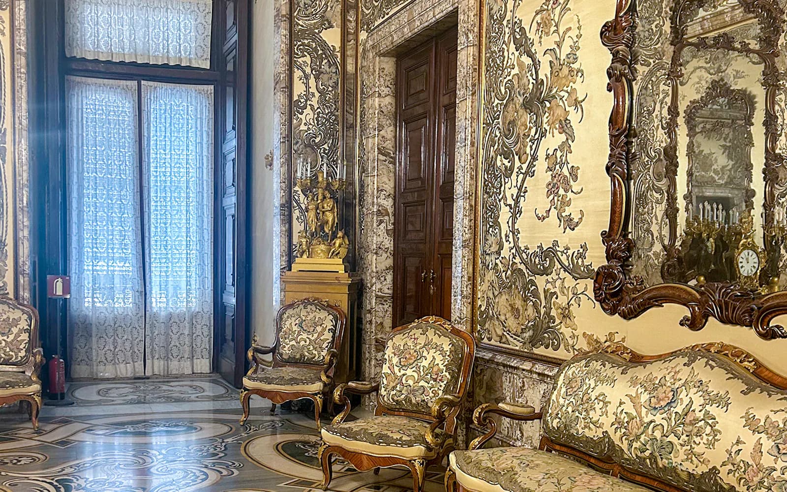 Royal Palace of Madrid Skip-the-Line Guided Tour - image 6