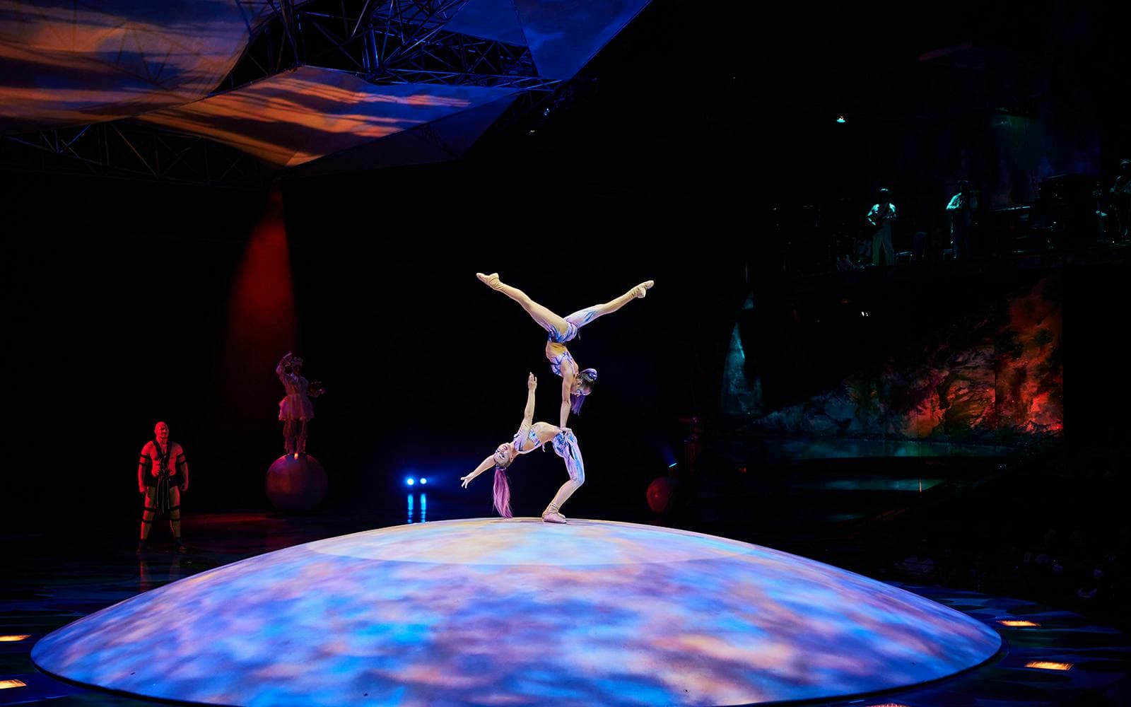 Mystère par le Cirque du Soleil à Las Vegas - image 8
