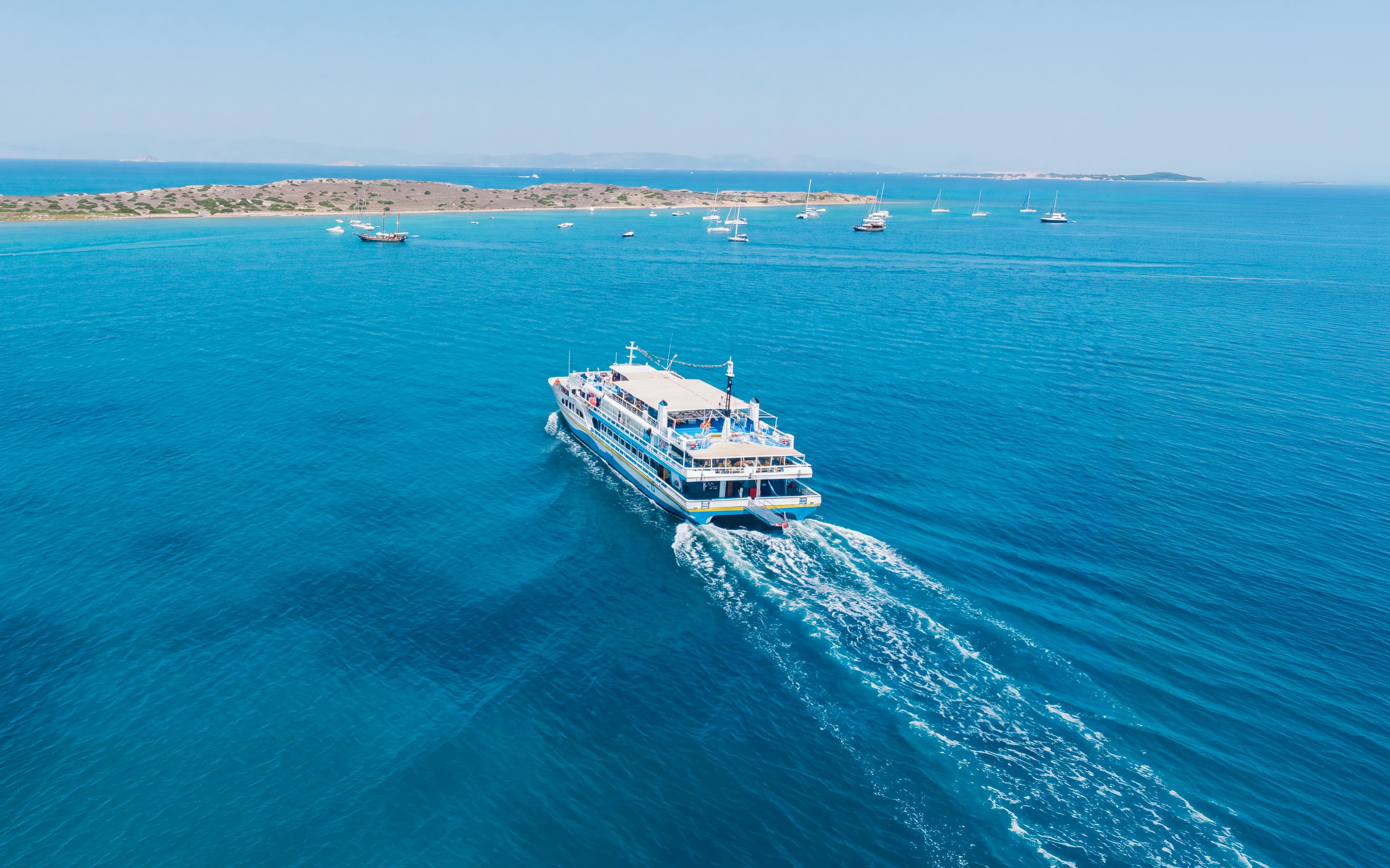 Au départ d'Athènes : croisière d'une journée complète vers les îles de Metopi, Agistri et Égine, avec déjeuner et boissons compris
