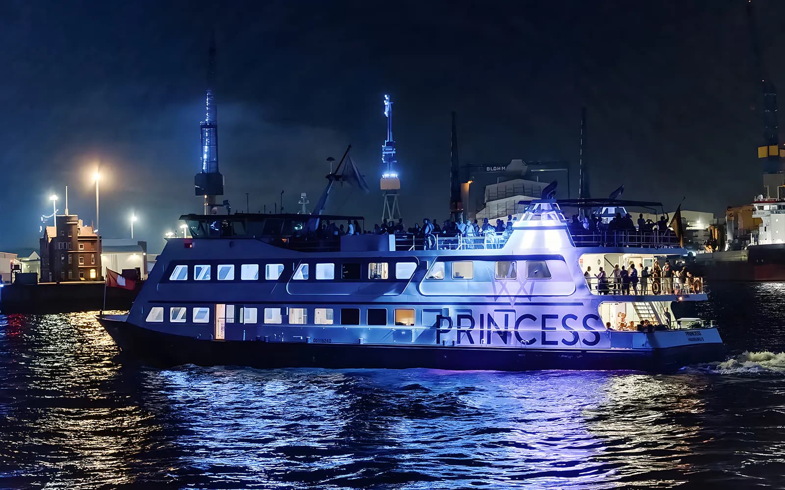 Hamburg 1.5-Hour Evening Lights Speicherstadt & Harbor Cruise - image 7