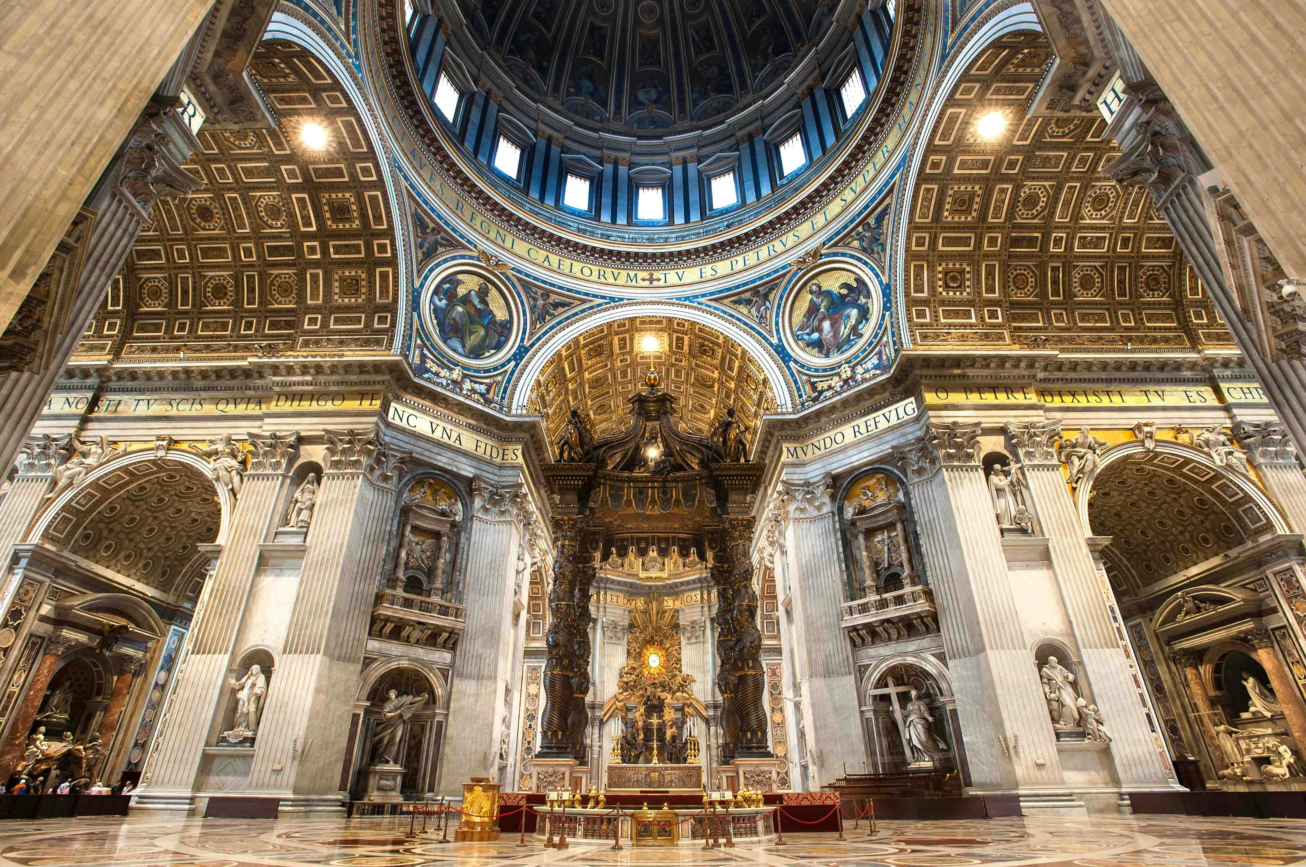 Ingresso alla basilica di San Pietro con audioguida